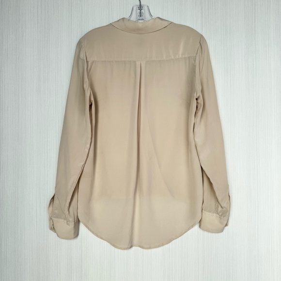 WHBM Silk Utility Blouse Size 4 Tan Long Sleeve Surplice V Neck High Low Casual - Picture 2 of 14